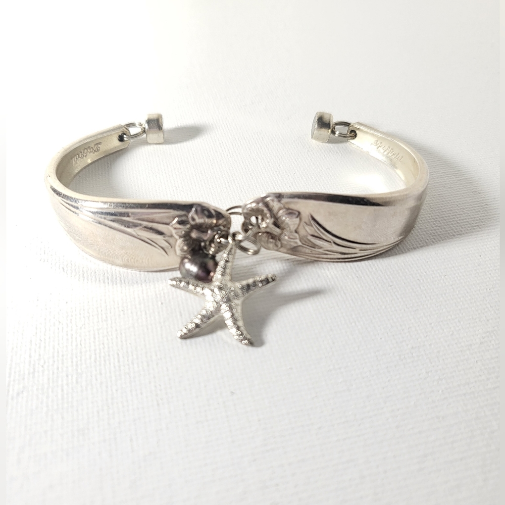 Starfish Silver Bracelet with Daffodil Flower